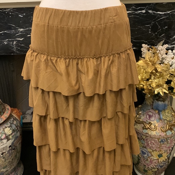 NWT “Chelsea & Theodore” vegan suede 7 tiered ruffle maxi skirt - Picture 2 of 6